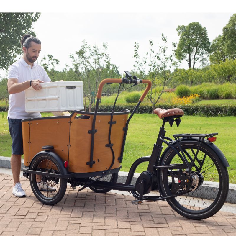 Airtour Family C cargo ebike loading up