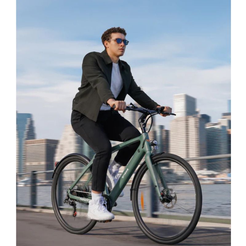 Engwe MapFour N1 Air Carbon green with rider